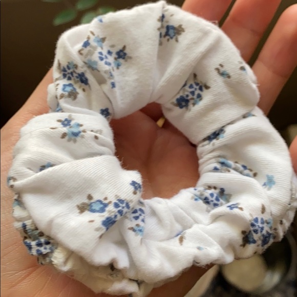 Brandy Melville Accessories - Hand made scrunchie